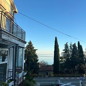 https://villa-dalia.primorje-gorskikotar.com