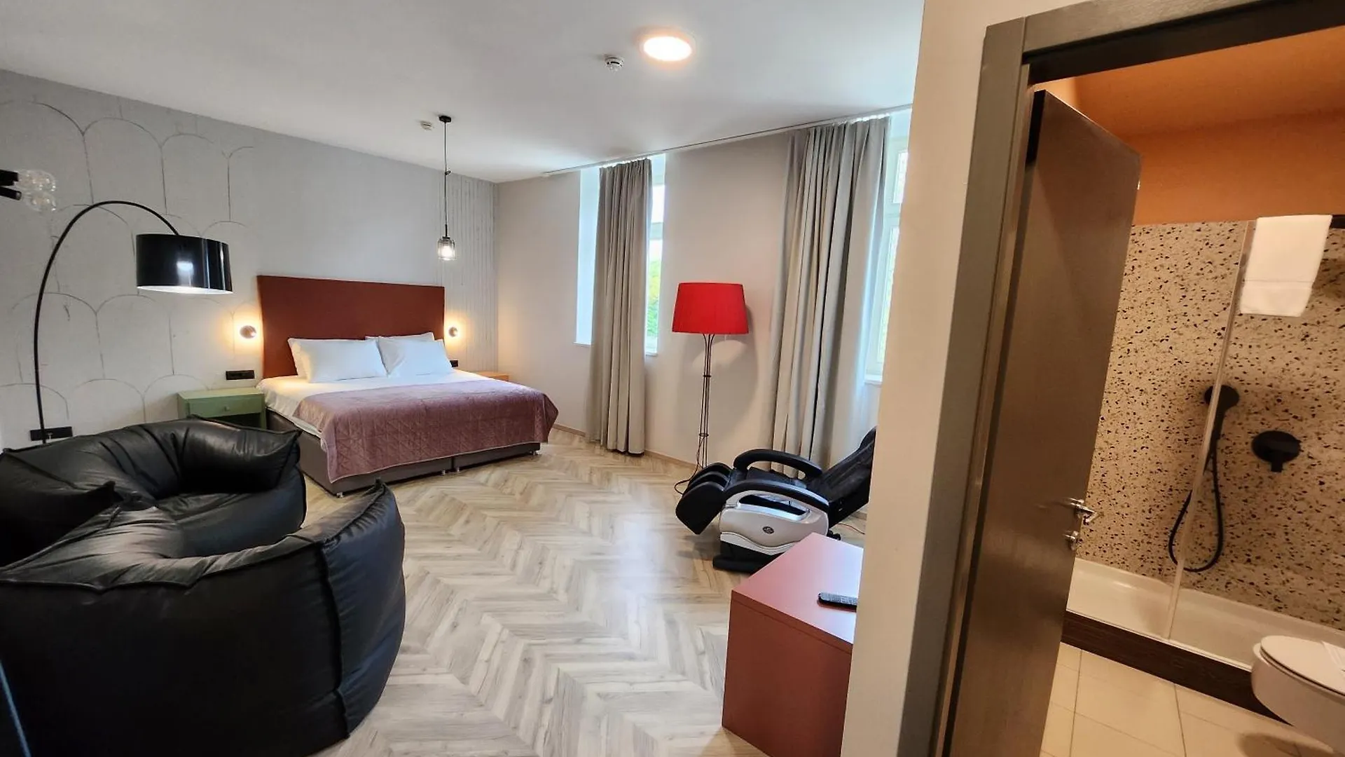 Hotel Amfiteatar 3*, Pula
