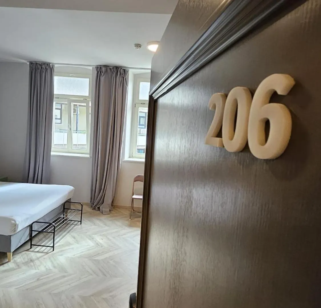 Hotel Amfiteatar 3*, Pula